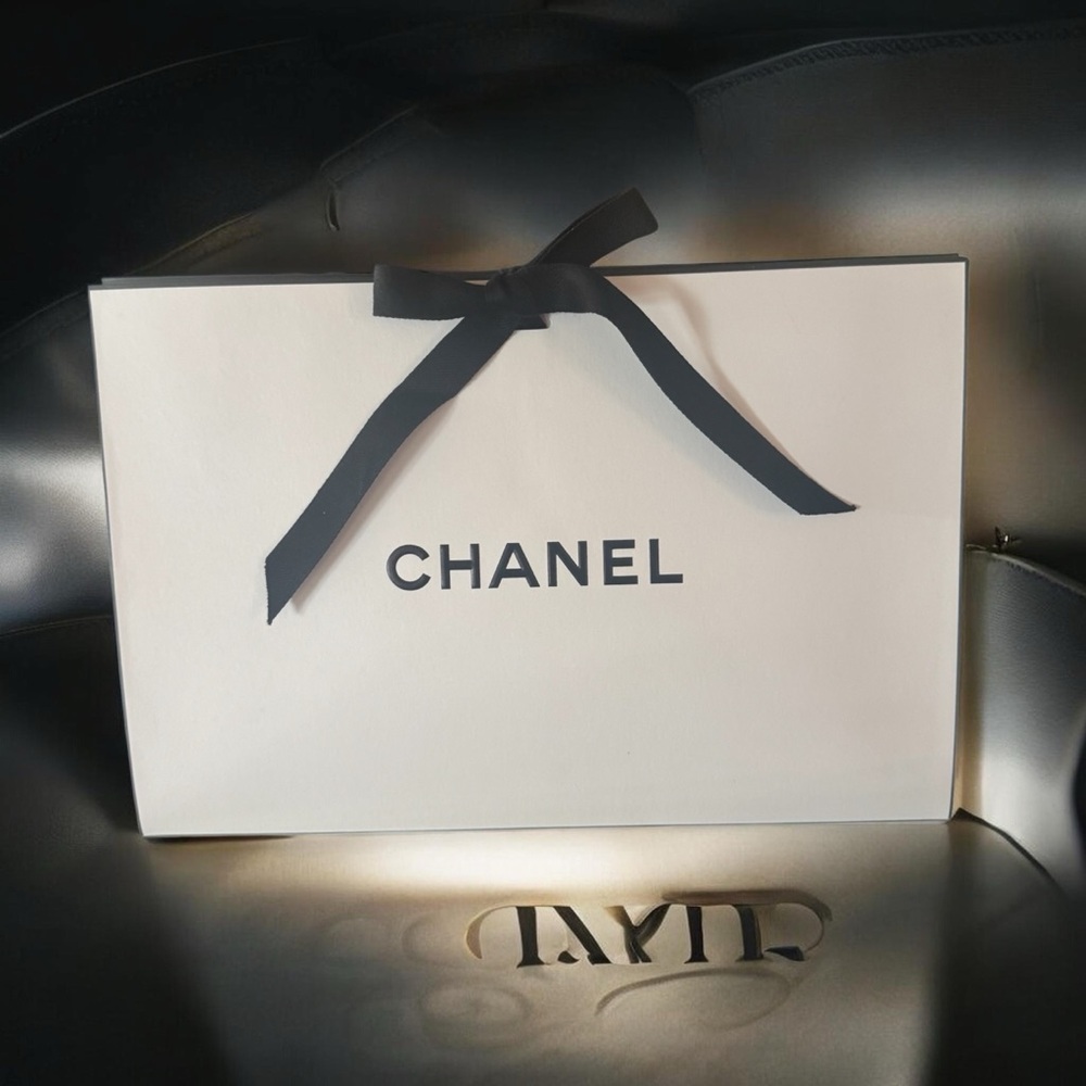 CHANEL La Crème Main with Denim pouch-Limited & Chanel gift Box - Picture 5 of 5